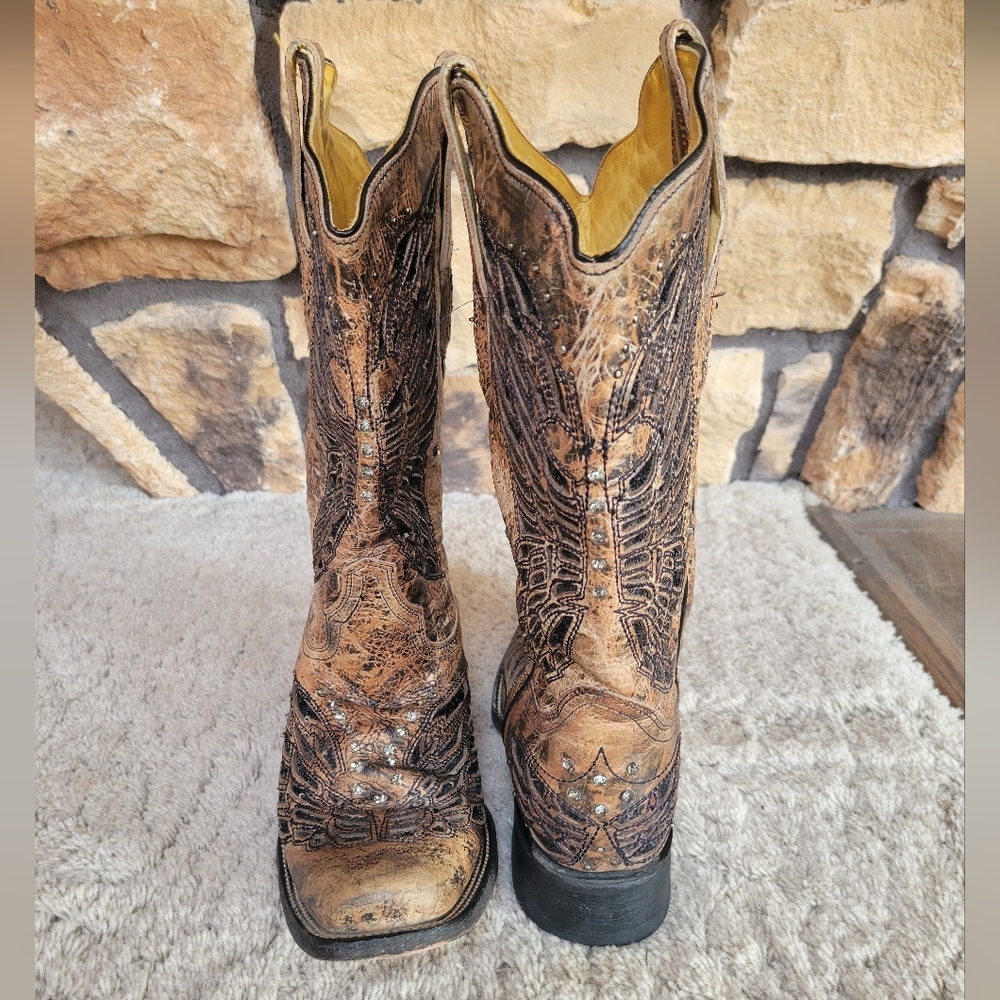 Rustic Tan Leather Cowboy Boots - Picture 4 of 6